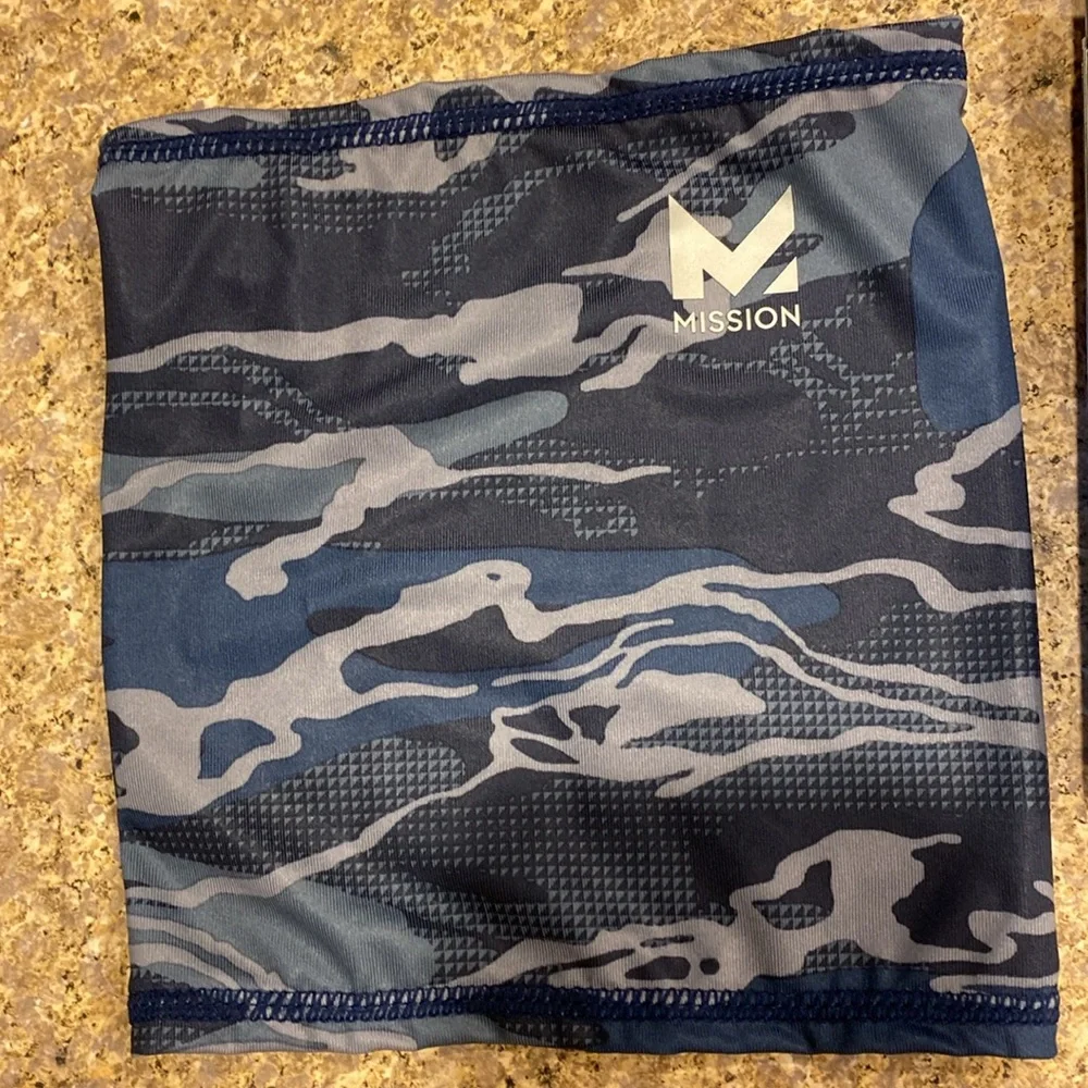 Youth Cooling Neck Gaiter Multifunctional Face and Neck Cover Ages 8+ OS UPF50